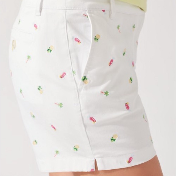 Tommy Bahama Boracay® Tropical Toss Embroidered 5-Inch Shorts.  Size 6 - Picture 2 of 9